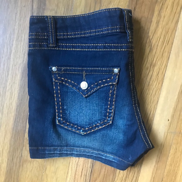 NWOT Saza Jean shorts - Picture 3 of 3